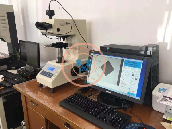 調(diào)試安裝HVS-5型自動轉(zhuǎn)塔數(shù)顯小負(fù)荷維氏硬度計